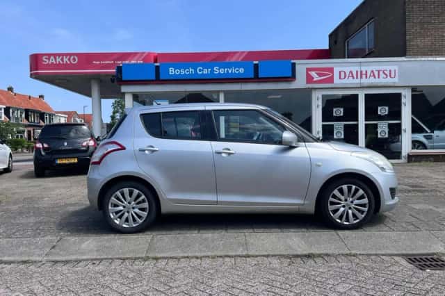 Suzuki Swift (2012) thumbnail 6