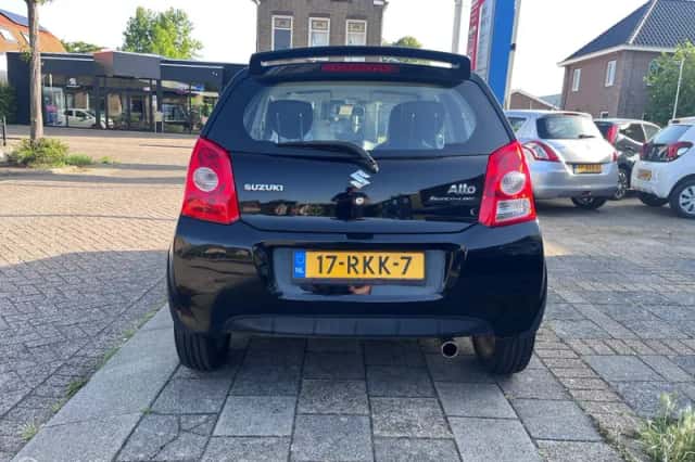 Suzuki Alto (2011) thumbnail 4