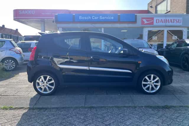 Suzuki Alto (2011) thumbnail 6