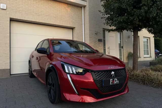 Peugeot 208 (2023) thumbnail 1