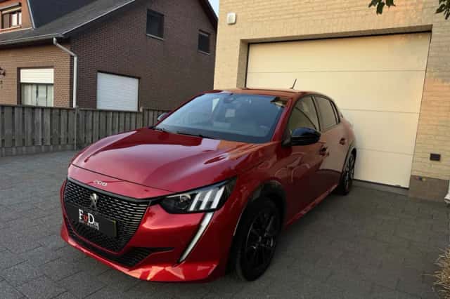 Peugeot 208 (2023) thumbnail 5