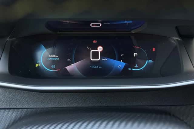 Peugeot 208 (2023) thumbnail 6