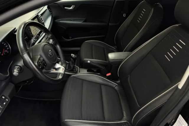 Kia Rio (2020) thumbnail 2