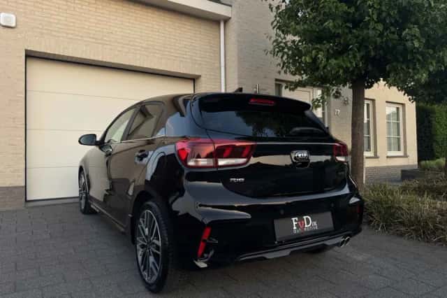 Kia Rio (2020) thumbnail 3