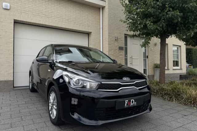 Kia Rio (2017) thumbnail 1