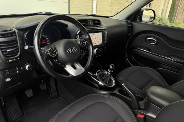 Kia Soul (2017) thumbnail 5