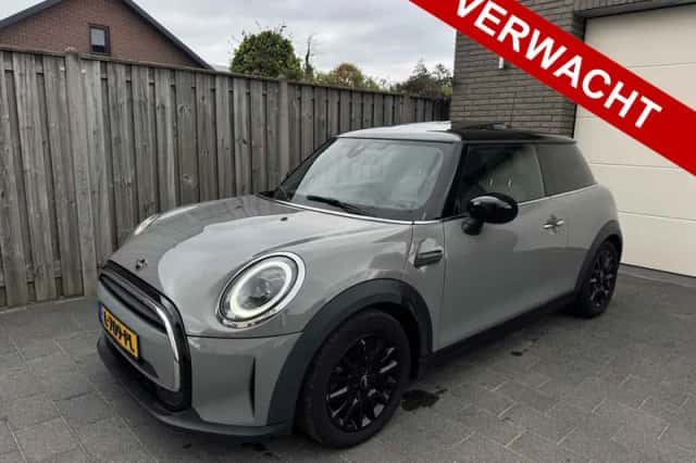 MINI Cooper (2021) thumbnail 1