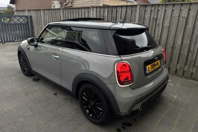 MINI Cooper (2021) thumbnail 3