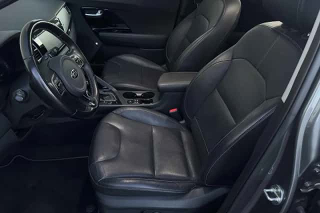 Kia Niro (2018) thumbnail 2