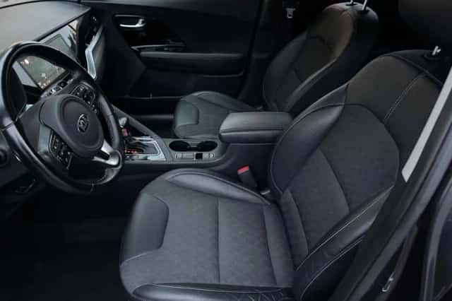 Kia Niro (2019) thumbnail 2