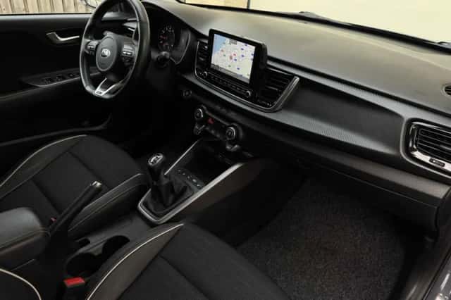 Kia Rio (2022) thumbnail 6