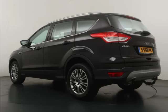 Ford Kuga (2013) thumbnail 4