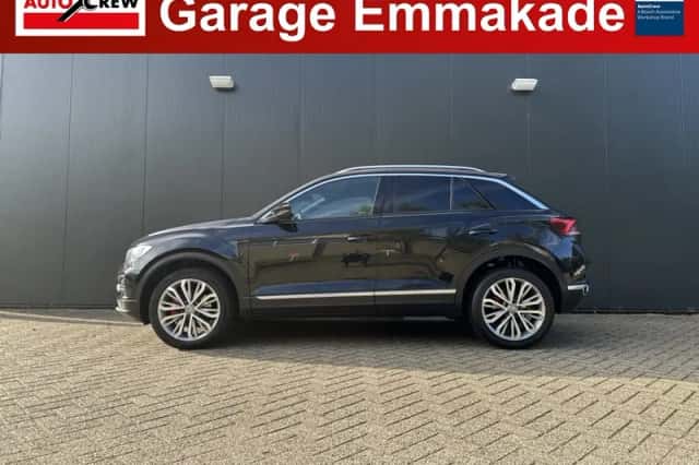 Volkswagen T-Roc (2018) thumbnail 2