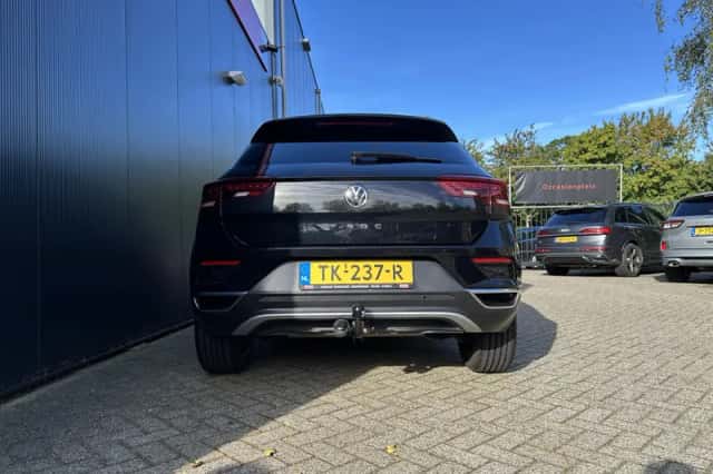 Volkswagen T-Roc (2018) thumbnail 6