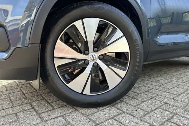 Volvo XC40 (2021) thumbnail 4