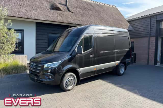Mercedes-Benz Sprinter (2026) thumbnail 1