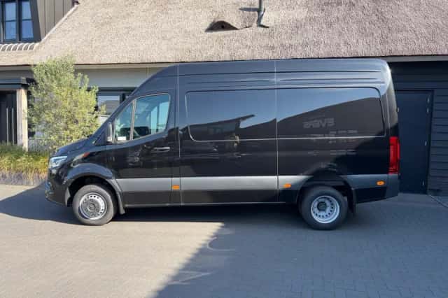 Mercedes-Benz Sprinter (2026) thumbnail 3