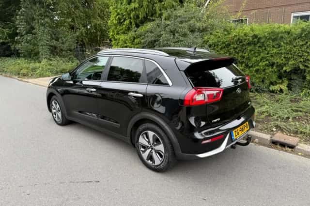 Kia Niro (2019) thumbnail 2