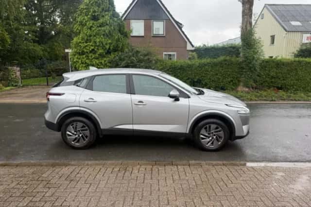 Nissan Qashqai (2022) thumbnail 3