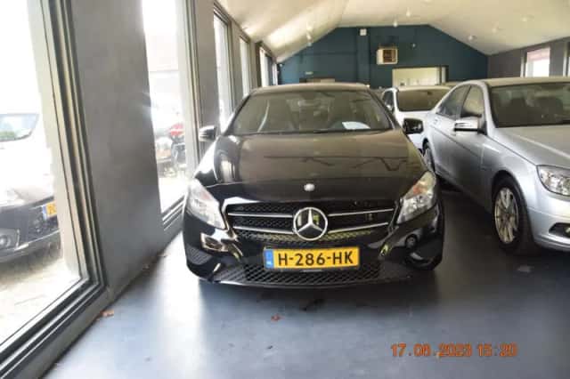 Mercedes-Benz A-Klasse (2013) thumbnail 2
