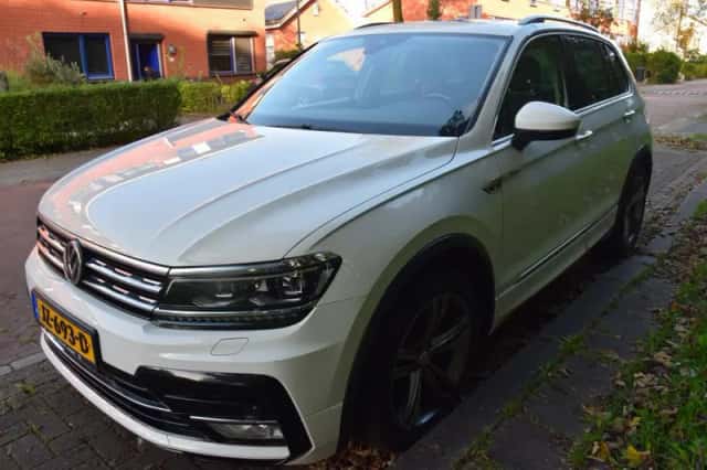 Volkswagen Tiguan (2016) thumbnail 1