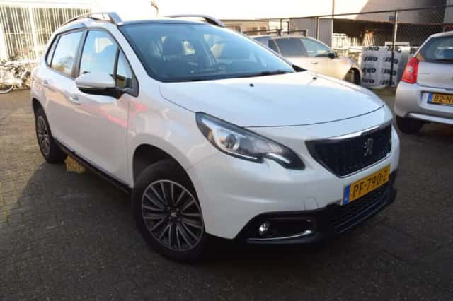 Peugeot 2008 (2017) thumbnail 2