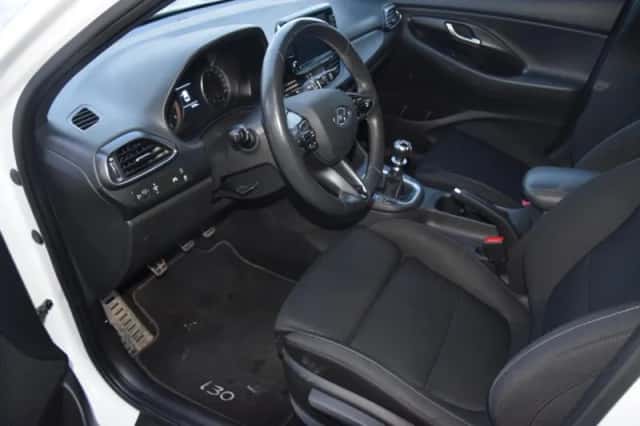Hyundai i30 (2019) thumbnail 3