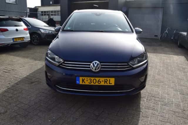 Volkswagen Golf Sportsvan (2017) thumbnail 3