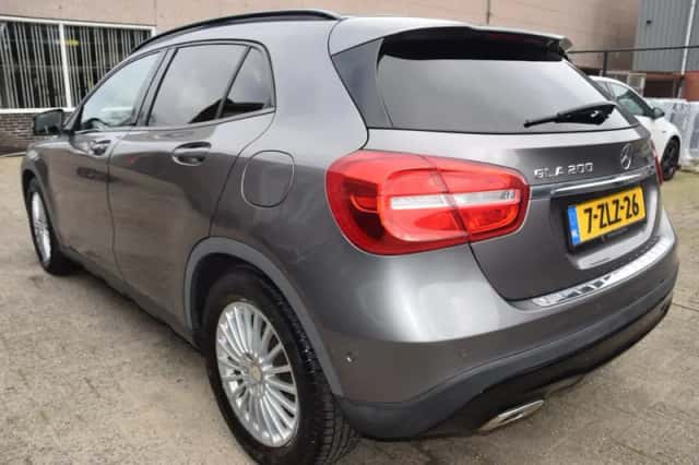 Mercedes-Benz GLA-Klasse (2015) thumbnail 3