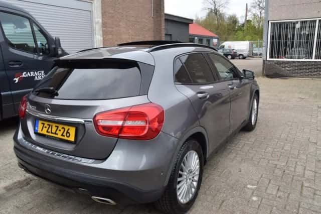 Mercedes-Benz GLA-Klasse (2015) thumbnail 4