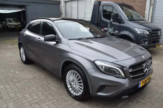 Mercedes-Benz GLA-Klasse (2015) thumbnail 5