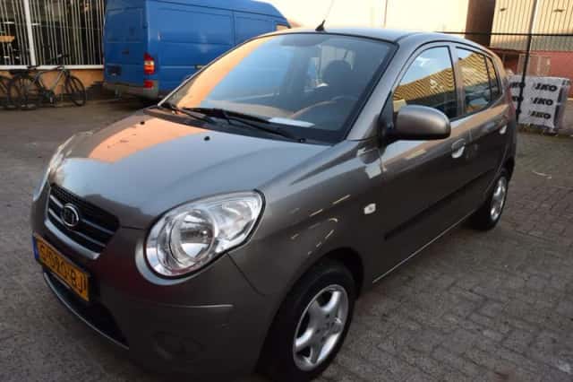 Kia Picanto (2010) thumbnail 1