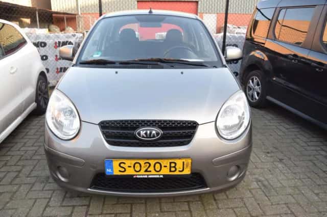 Kia Picanto (2010) thumbnail 2