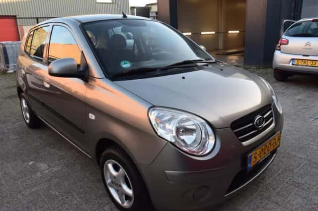 Kia Picanto (2010) thumbnail 4