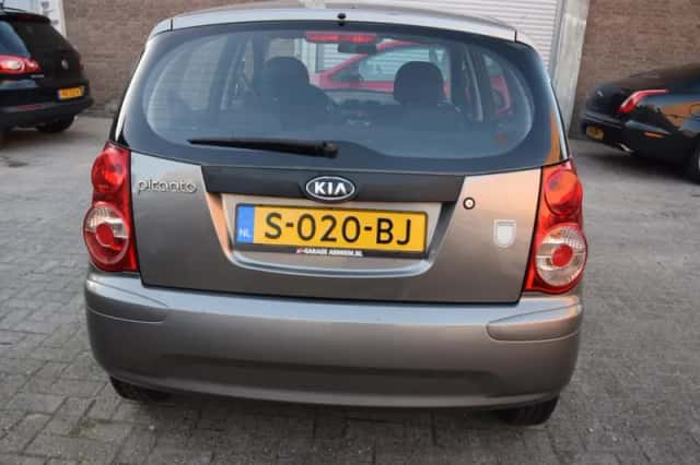 Kia Picanto (2010) thumbnail 6
