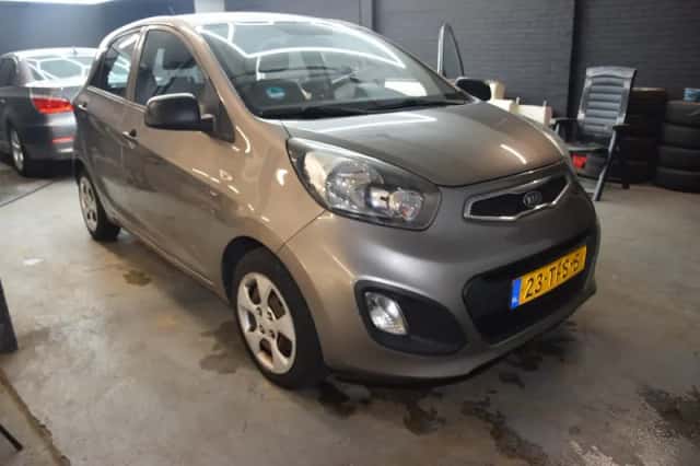 Kia Picanto (2012) thumbnail 2