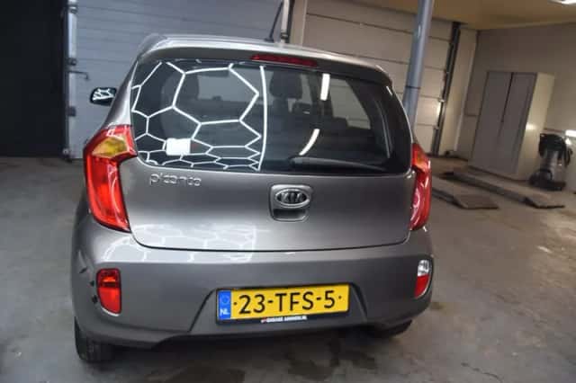 Kia Picanto (2012) thumbnail 4
