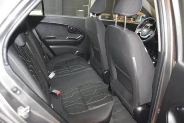 Kia Picanto (2012) thumbnail 6
