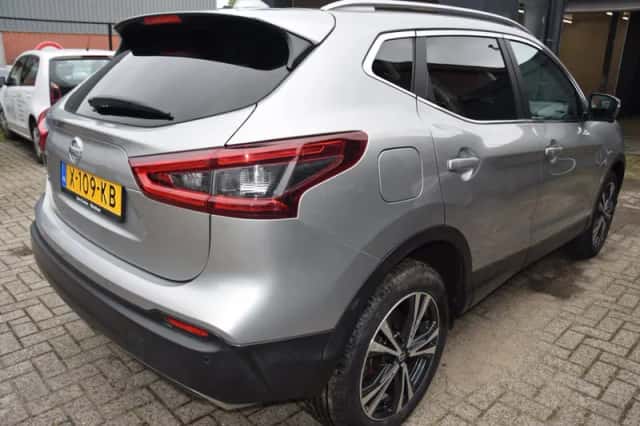 Nissan Qashqai (2018) thumbnail 3