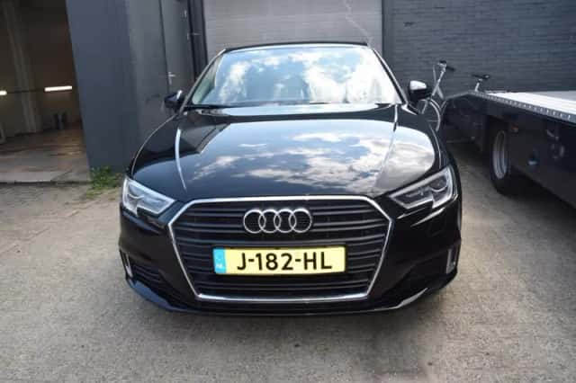 Audi A3 (2016) thumbnail 3