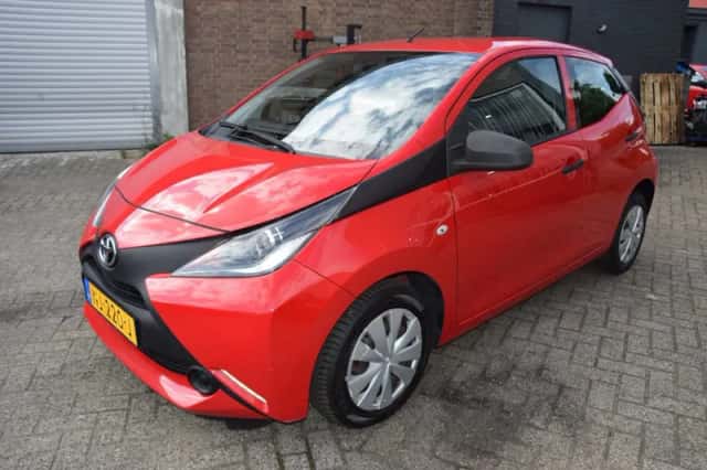 Toyota Aygo (2017) thumbnail 1