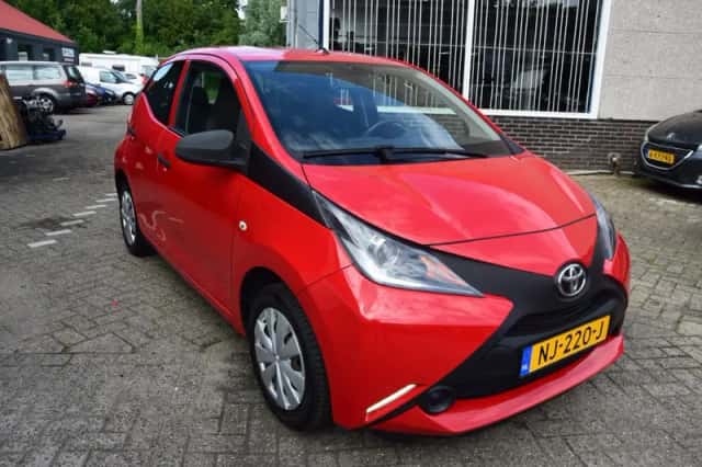 Toyota Aygo (2017) thumbnail 3
