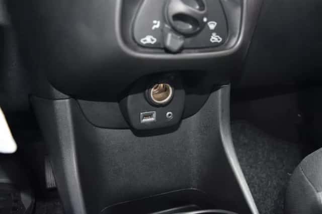 Toyota Aygo (2017) thumbnail 5