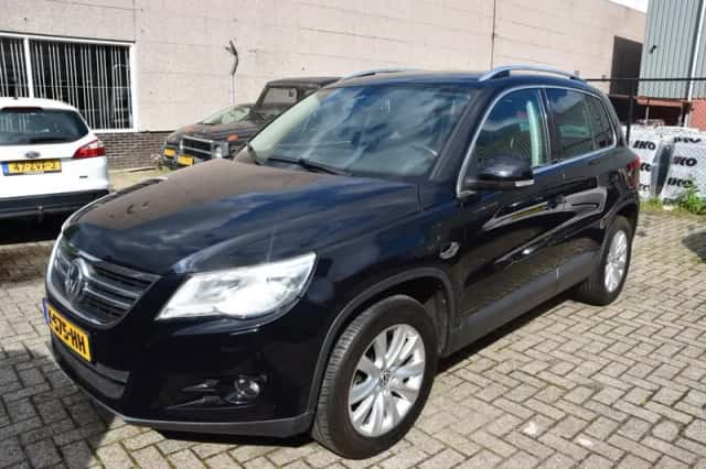 Volkswagen Tiguan (2009) thumbnail 1