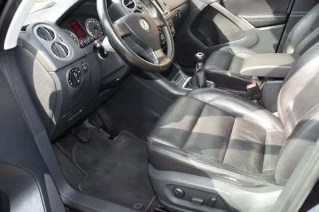 Volkswagen Tiguan (2009) thumbnail 5