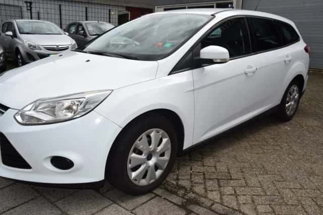 Ford Focus (2013) thumbnail 1