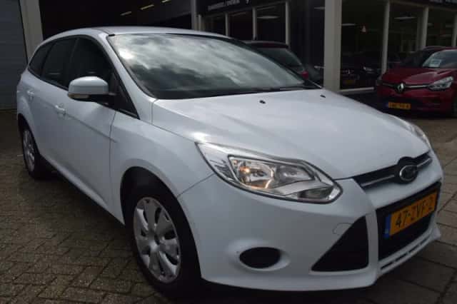 Ford Focus (2013) thumbnail 2