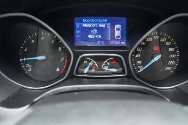 Ford Focus (2013) thumbnail 5