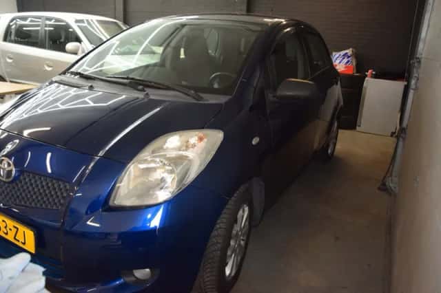 Toyota Yaris (2008) thumbnail 1