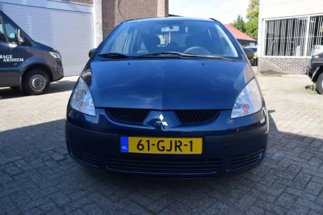 Mitsubishi Colt (2008) thumbnail 2